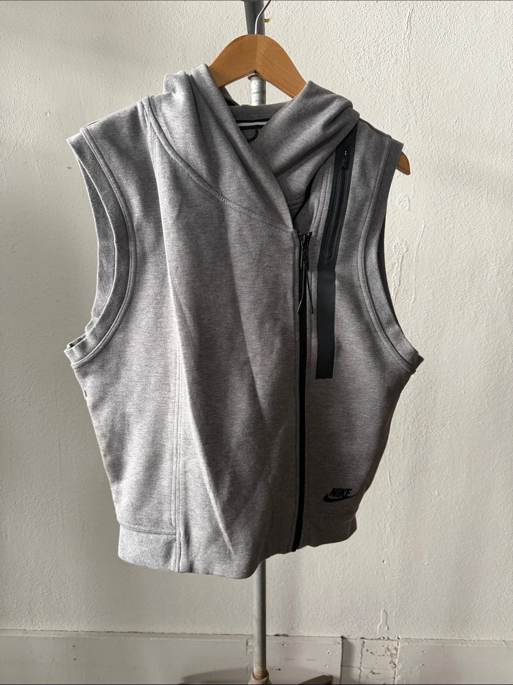 Nike Women's Tech Fleece Hoodie Vest Size Large